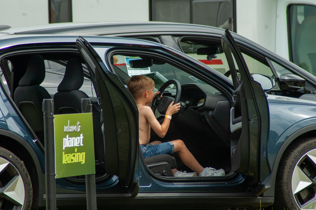 Kid in car