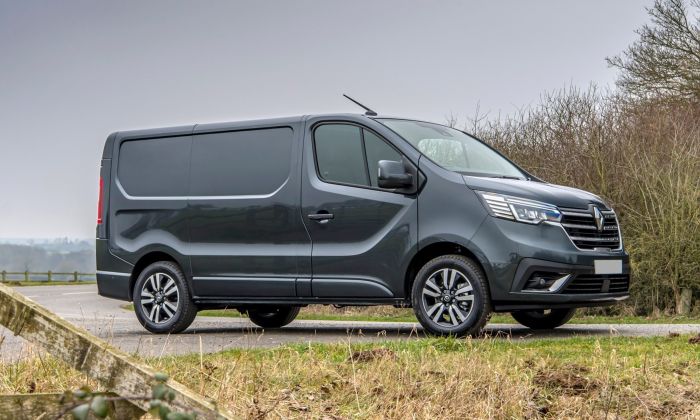 Renault Trafic LWB Business+ Review